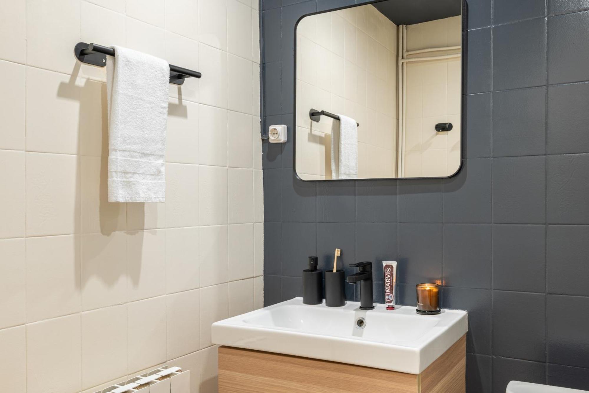 Rafael Apartment By Olala Homes L'Hospitalet de Llobregat Exteriör bild